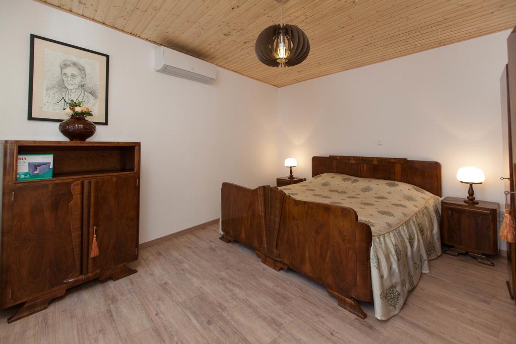 Holiday Home Nika Omisalj Exterior photo