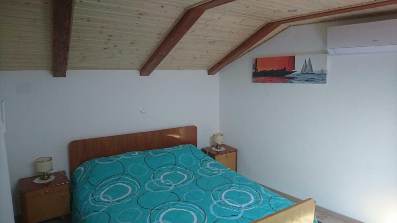 Holiday Home Nika Omisalj Exterior photo